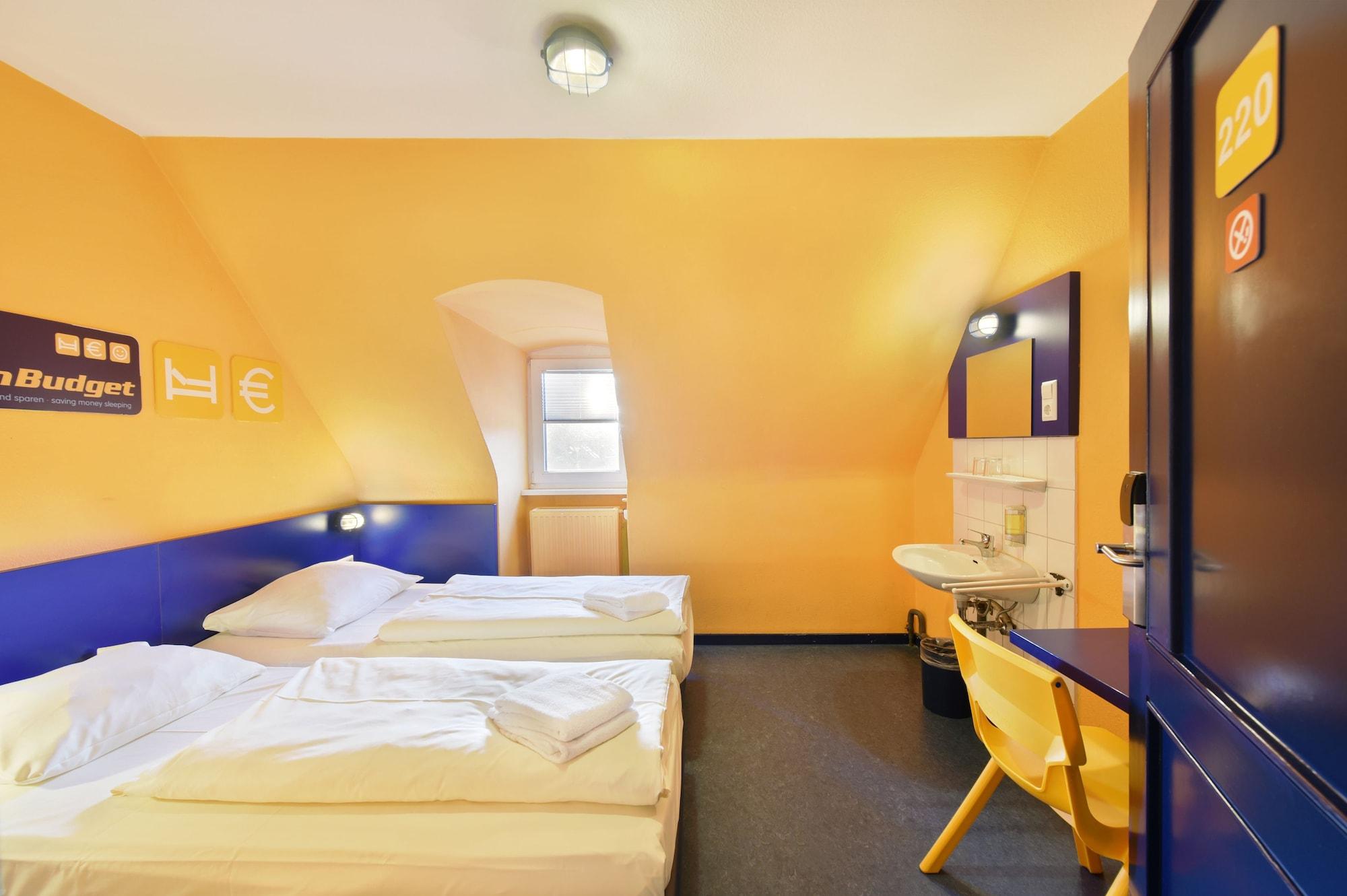 Bed'Nbudget Expo-Hostel Rooms Ганновер Экстерьер фото